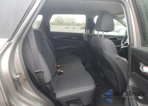 2018 Kia Sorento Lx z USA, uszkodzony, nr VIN 5XYPGDA3XJG359698